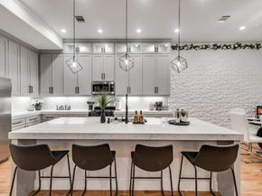 2015 S Ewing Avenue , Dallas Texas 75216