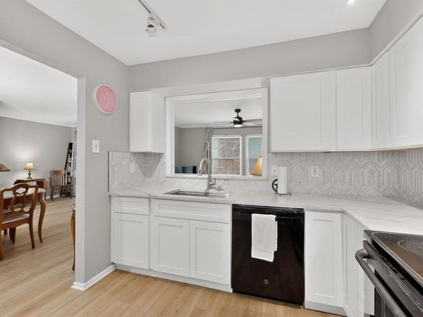 5300  Keller Springs Road  1048, Dallas Texas 75248