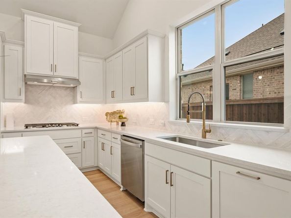 4821  Forest Crest Parkway , Arlington Texas 76005