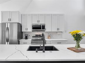 6738  Eastridge Drive  101, Dallas Texas 75231
