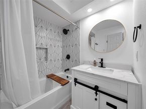 6738  Eastridge Drive  101, Dallas Texas 75231