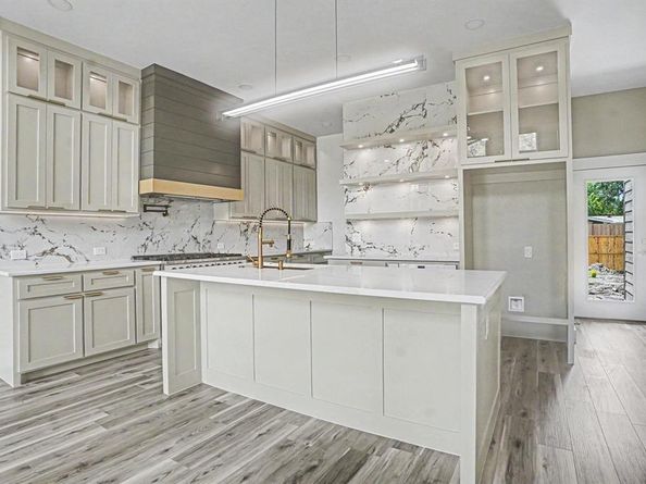 2506  Gross Road , Dallas Texas 75228