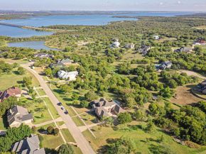 811  Mallard Pointe Drive , Grand Prairie Texas 75104