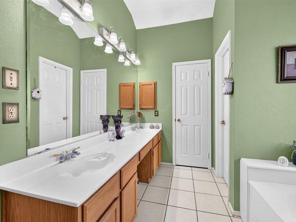 1926  Oak Bend Lane , Garland Texas 75040