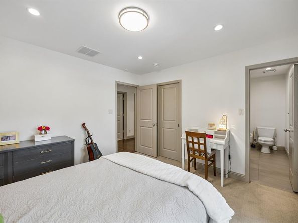 9261  Meadowglen Drive , Dallas Texas 75238