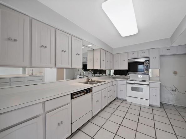 12574  Burninglog Lane , Dallas Texas 75243