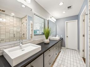 3040  Selma Lane , Farmers Branch Texas 75234