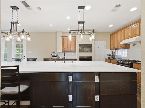 1605  Hawkins Court , Carrollton Texas 75010