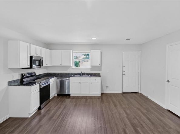 2128  RW Bivens Lane , Fort Worth Texas 76105