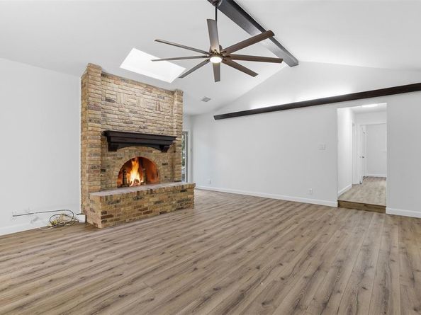 2115  Meadowlake Court , Arlington Texas 76013