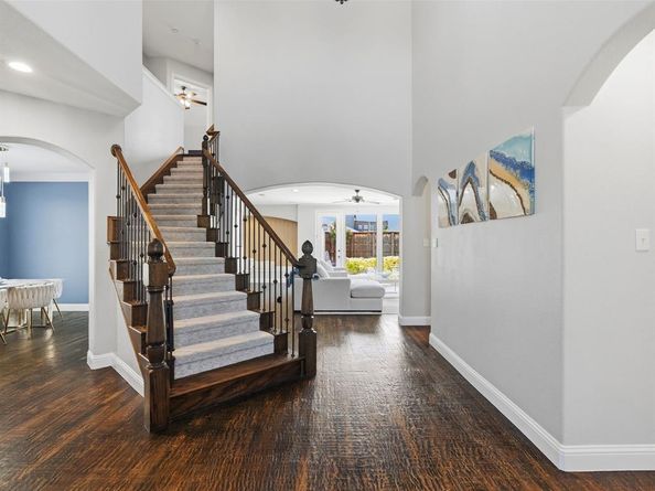 417  Mordred Lane , Lewisville Texas 75056