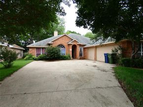 506  Baltusrol Circle , Garland Texas 75044