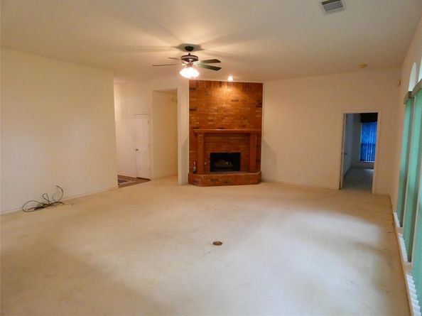 506  Baltusrol Circle , Garland Texas 75044