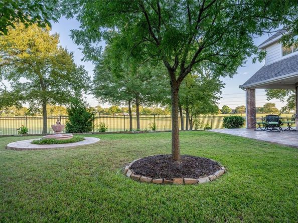 8870  Kameryn Lane , Lantana Texas 76226