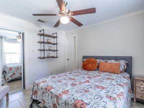 825 W 12th Street , Dallas Texas 75208