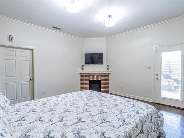 825 W 12th Street , Dallas Texas 75208