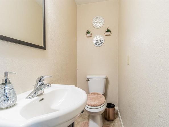 825 W 12th Street , Dallas Texas 75208