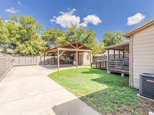 825 W 12th Street , Dallas Texas 75208