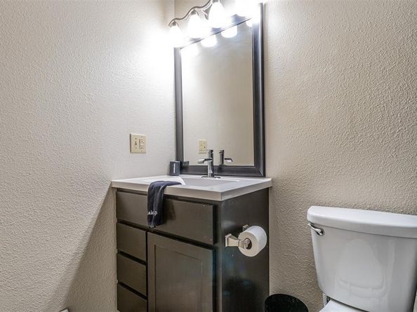 825 W 12th Street , Dallas Texas 75208