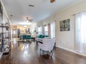 825 W 12th Street , Dallas Texas 75208