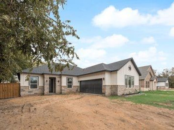 2729  Pike Drive , Lancaster Texas 75134