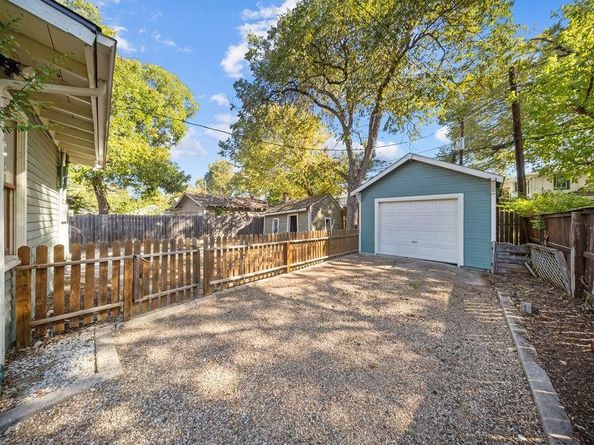 2219  Fairmount Avenue , Fort Worth Texas 76110