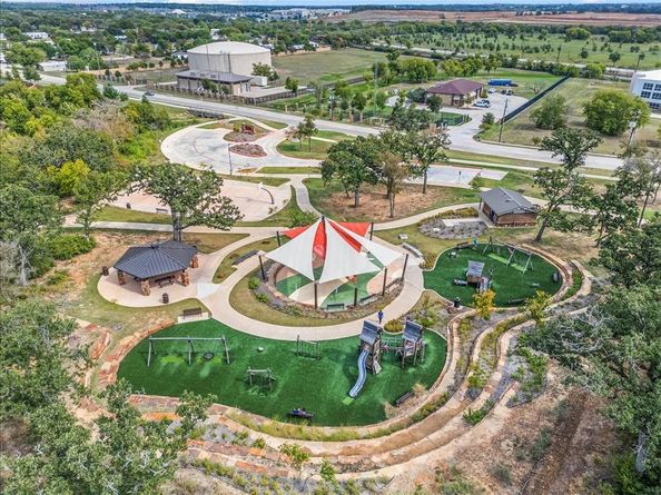 10607  Smoky Oak Trail , Argyle Texas 76226