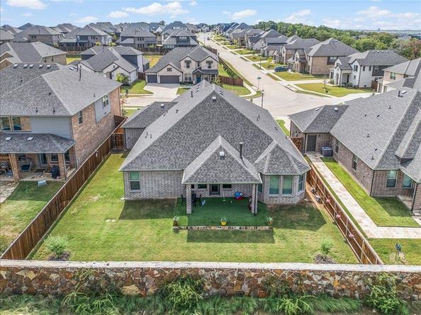10607  Smoky Oak Trail , Argyle Texas 76226