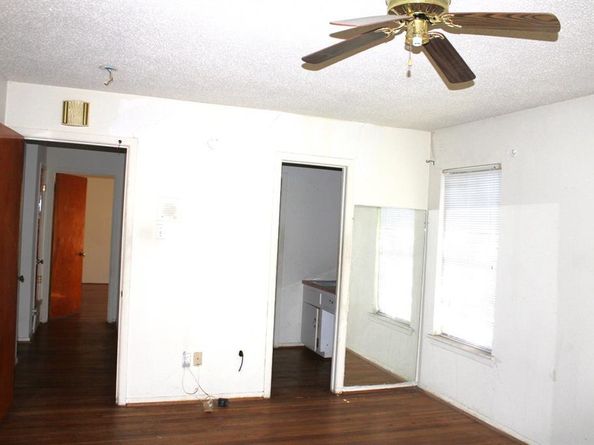 706 W Five Mile Parkway , Dallas Texas 75224