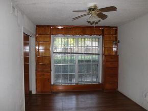 706 W Five Mile Parkway , Dallas Texas 75224