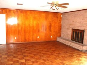 706 W Five Mile Parkway , Dallas Texas 75224