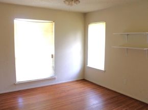 706 W Five Mile Parkway , Dallas Texas 75224