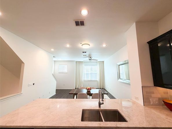 4121  Mckinney   30, Dallas Texas 75204