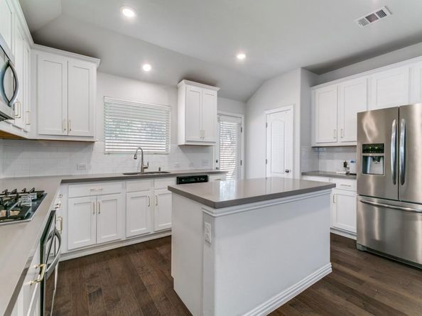1393  Bonanza Lane , Lewisville Texas 75077