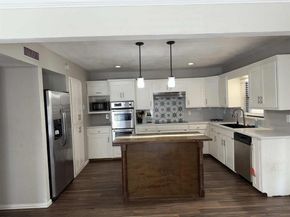 306  Ivy Way , Garland Texas 75043