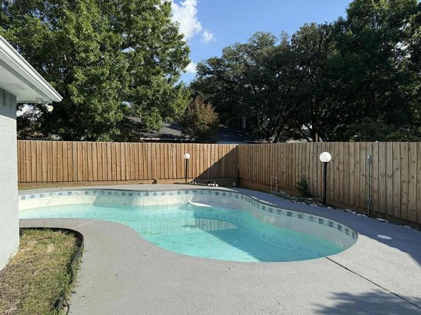 306  Ivy Way , Garland Texas 75043