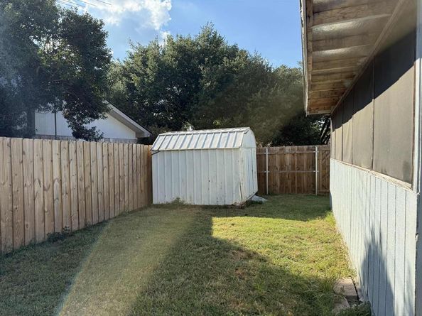 306  Ivy Way , Garland Texas 75043