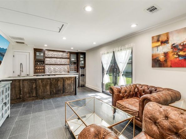 6015  Meadow Crest Drive , Dallas Texas 75230