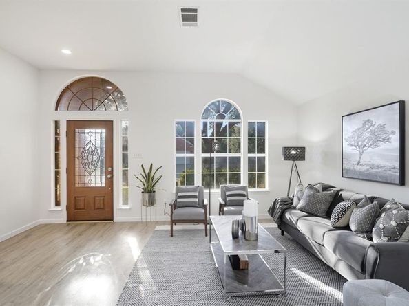 6403  St Alban Court , Arlington Texas 76001