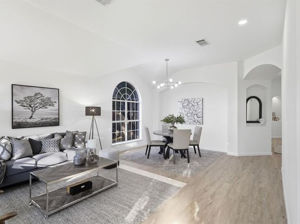 6403  St Alban Court , Arlington Texas 76001
