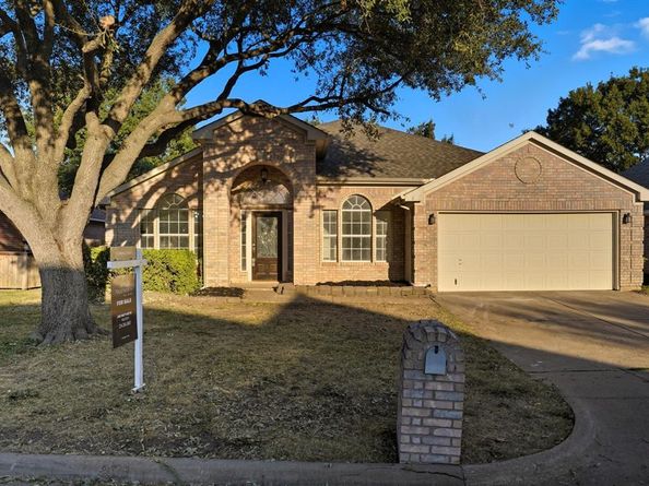6403  St Alban Court , Arlington Texas 76001