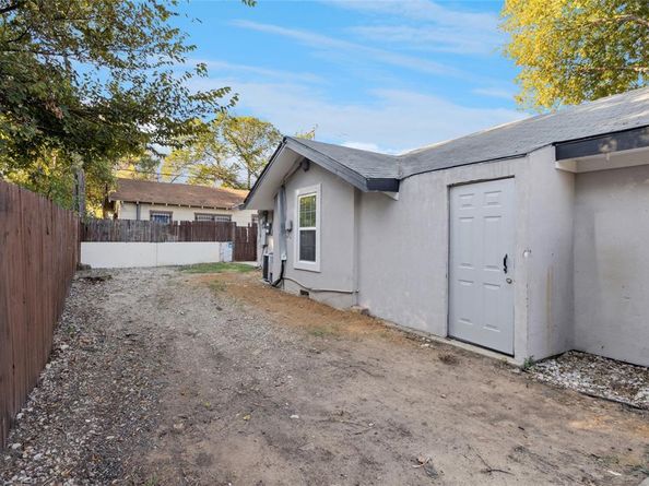 3000  Burchill Road S, Fort Worth Texas 76105