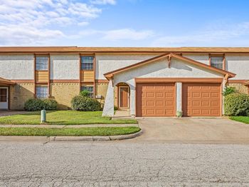 1019  Pleasant Valley Lane 