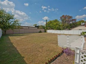 808  Arrow Wood Street , Benbrook Texas 76126