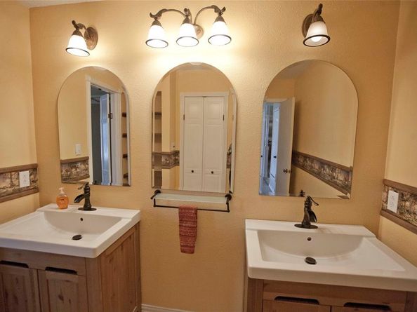 808  Arrow Wood Street , Benbrook Texas 76126