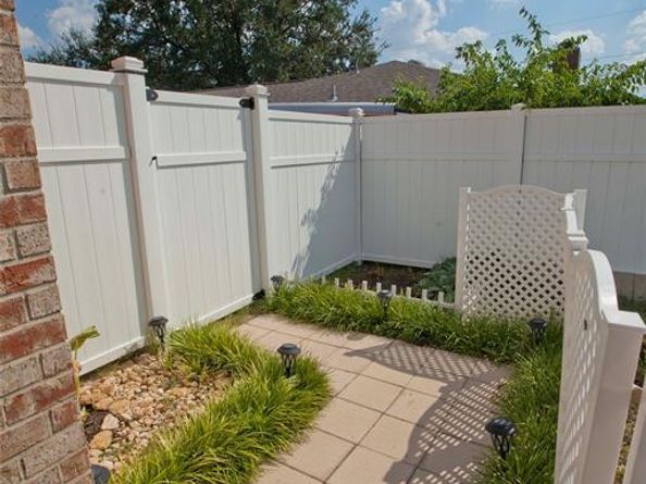 808  Arrow Wood Street , Benbrook Texas 76126
