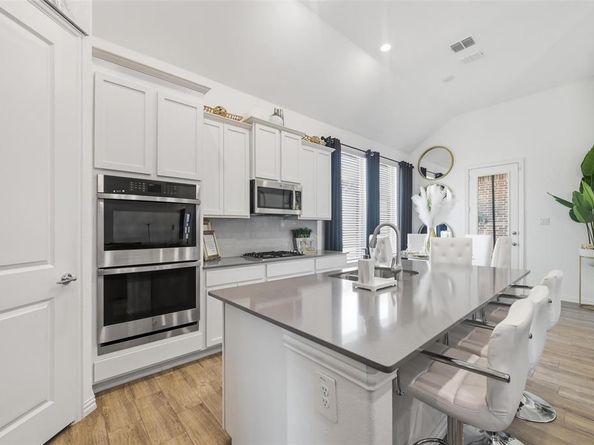 1941  Spotted Fawn Drive , Arlington Texas 76005