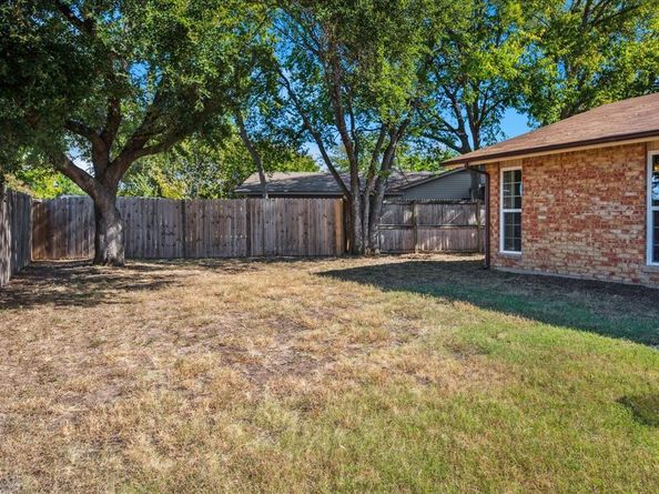 1605  San Antonio Lane , Garland Texas 75042