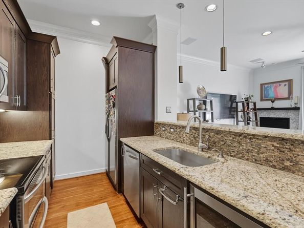 4125  Cole Avenue  7, Dallas Texas 75204