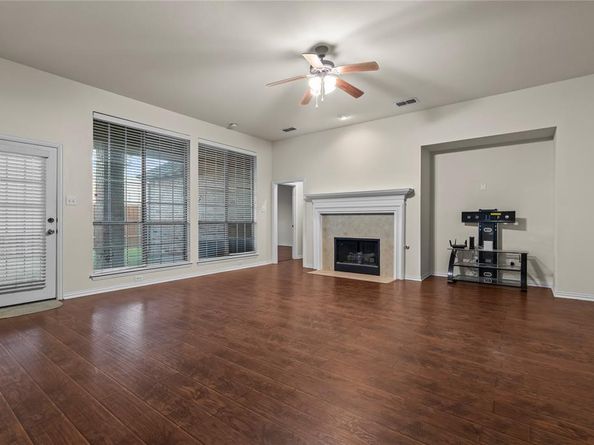 8302  Munich Drive , Rowlett Texas 75089